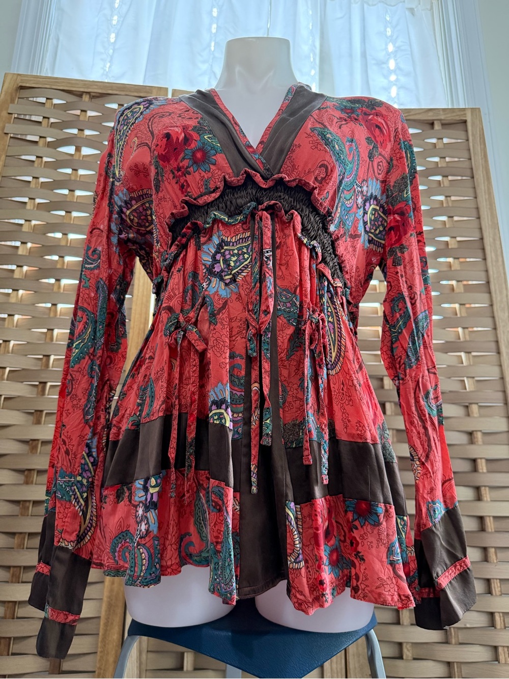 JOHNNY WAS Large Vneck Stretch Waist Bell Sleeve Paisley Boho Tunic Blouse Top